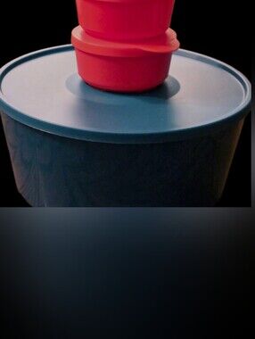 TUPPERWARE SALAD STACKABLE BOWL SET NWT